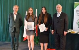 Zesp&oacute;ł Szk&oacute;ł w Karolewie