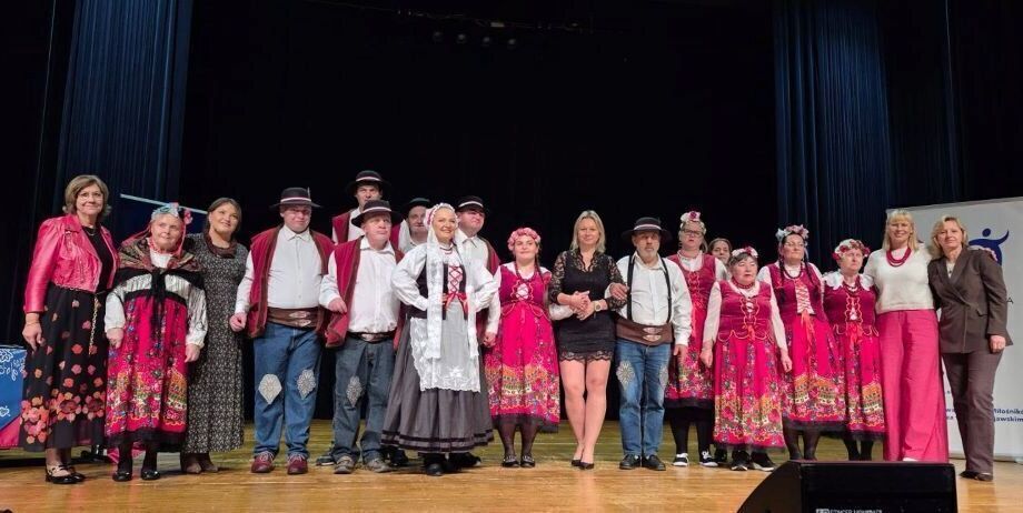 Zdjęcie do "Muzyka i tańce ludowe - bogactwo kultury i tradycji"