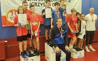 Zdjęcie do Srebrny medal reprezentacji SP4 Solec w finale Igrzysk Dzieci w tenisie stołowym!