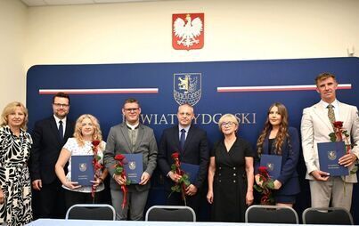 Zdjęcie do Uroczyste wręczenie akt&oacute;w nadania stopnia nauczyciela mianowanego