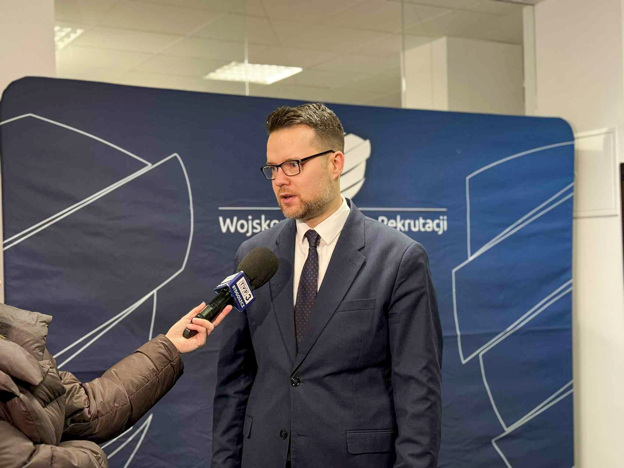 zdjęcie przedstawia Starostę Bydgoskiego Piotra Kozłowskiego