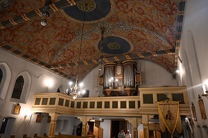 Prace kosnerwatorskie polichromii nawy gł&oacute;wnej w&nbsp;kościele w&nbsp;Dąbrowie Chełmińskiej